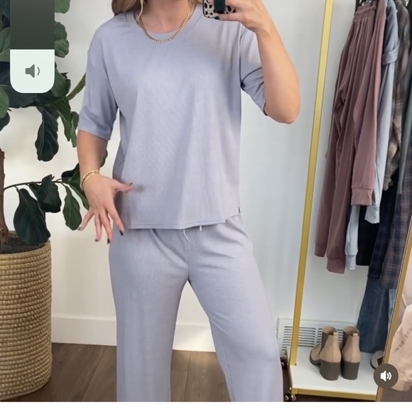 Lounge Set - Picture 3 of 7